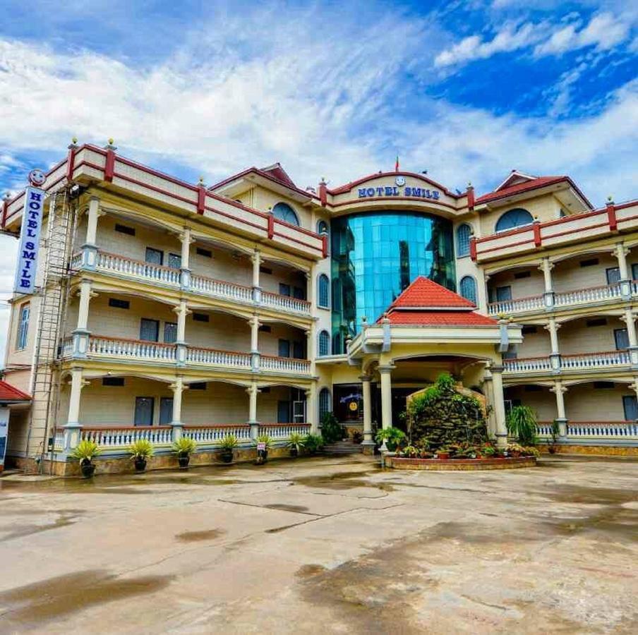 Hotel Smile Pyin Oo Lwin Buitenkant foto