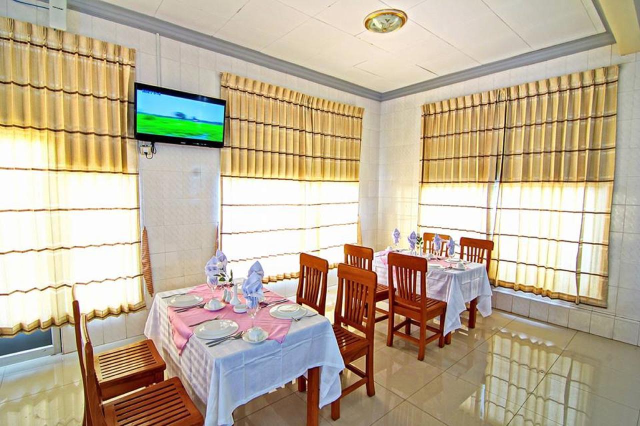 Hotel Smile Pyin Oo Lwin Buitenkant foto