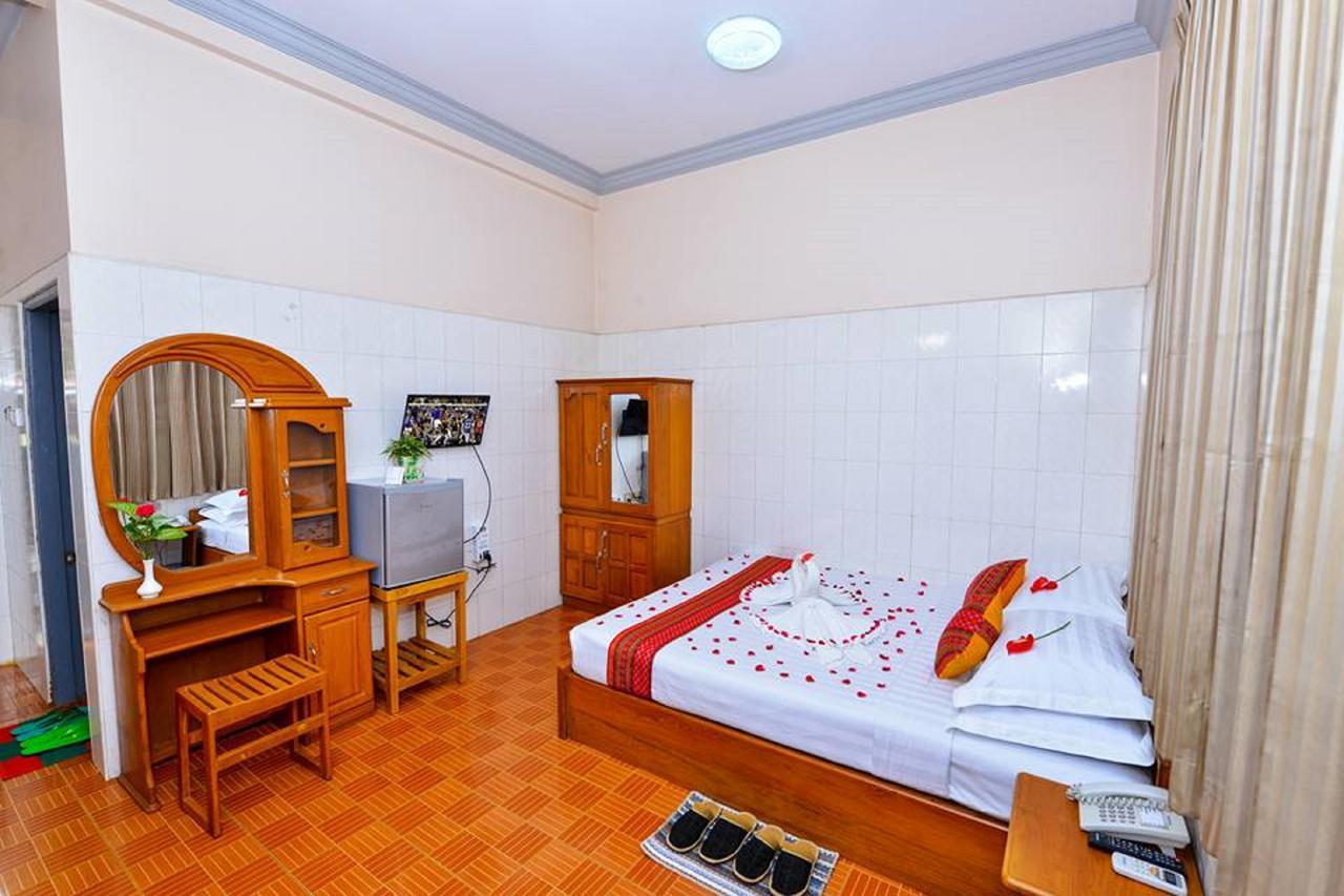 Hotel Smile Pyin Oo Lwin Buitenkant foto