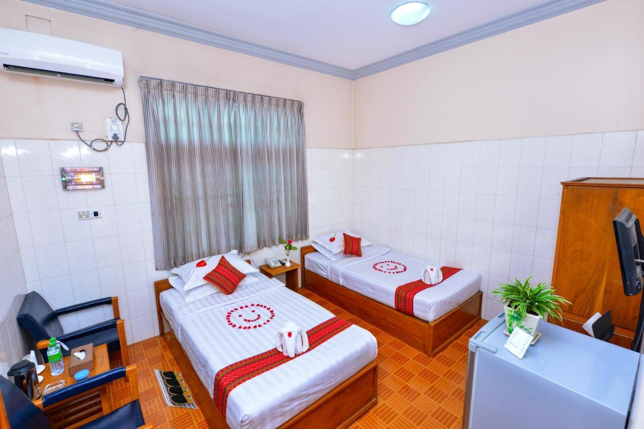 Hotel Smile Pyin Oo Lwin Buitenkant foto