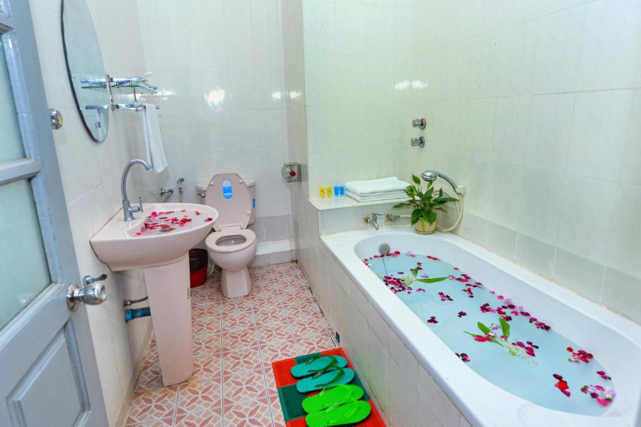 Hotel Smile Pyin Oo Lwin Buitenkant foto
